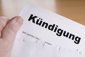 Kündigung: Schwerbehinderte durch Arbeitgeber einfach kündbar? Nein, der besondere Kündigungsschutz greift für eine arbeitgeberseitige Kündigung schwerbehinderter Arbeitnehmer.